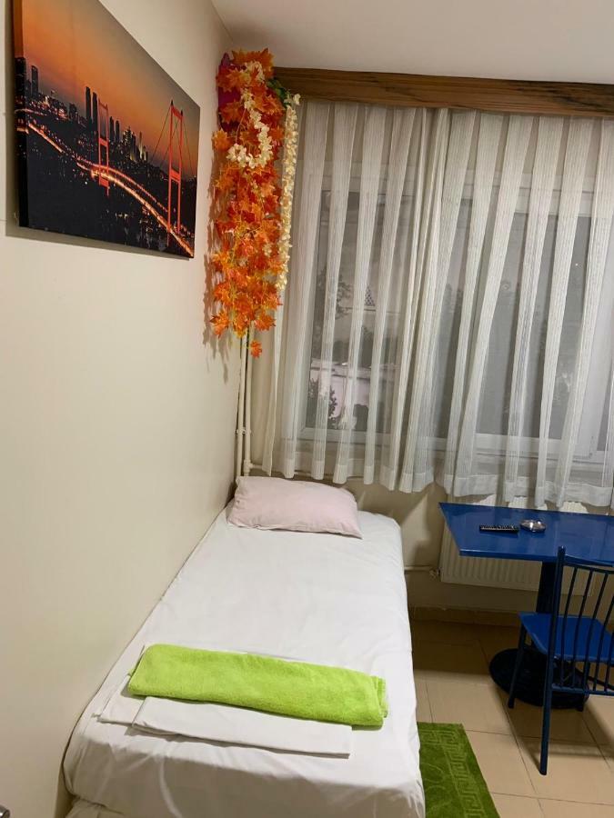 Hayat Pansiyon Hostel Istanboel Buitenkant foto