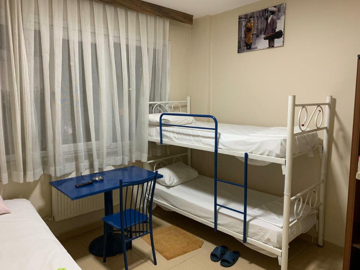 Hayat Pansiyon Hostel Istanboel Buitenkant foto