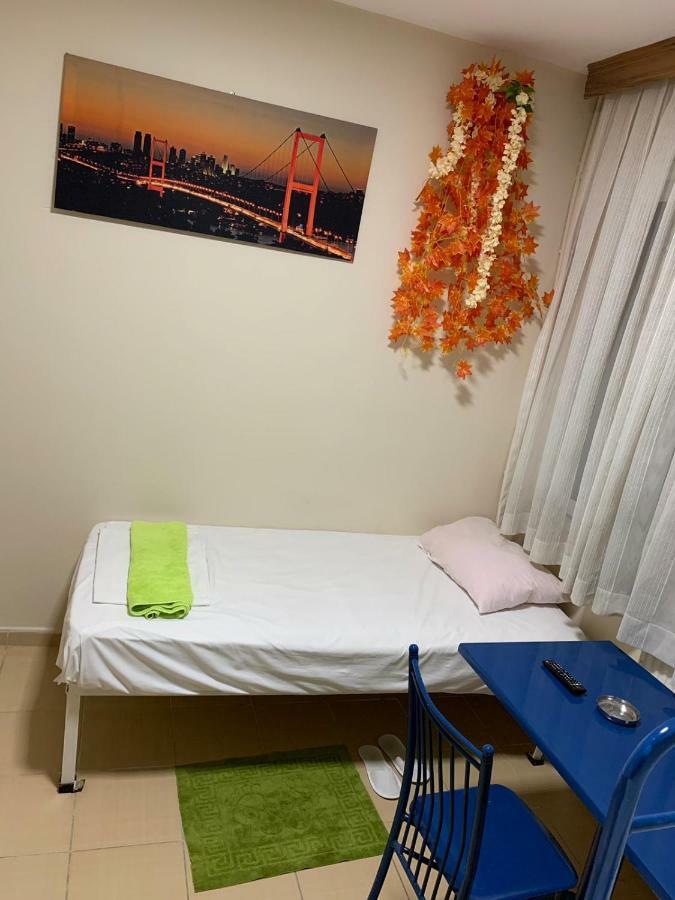 Hayat Pansiyon Hostel Istanboel Buitenkant foto